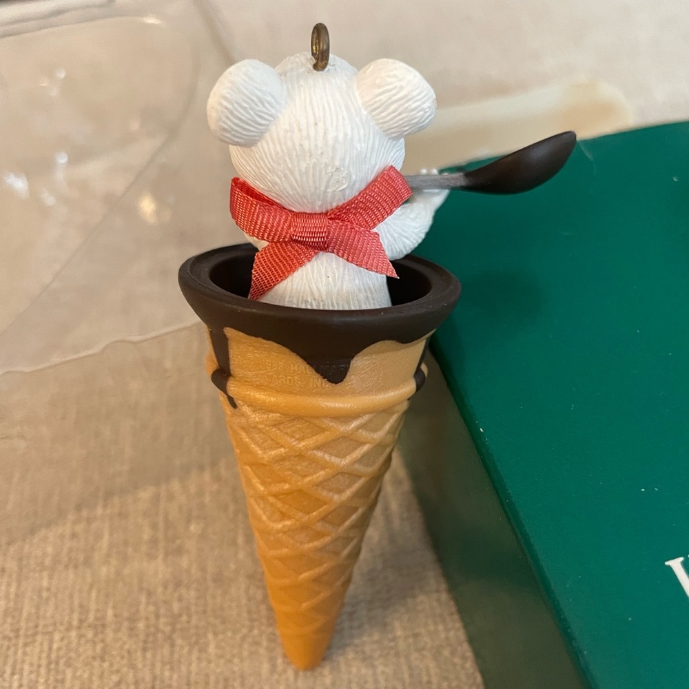 1988 Filled with Fudge Hallmark Handcrafted Ornament - Picture 5 of 6